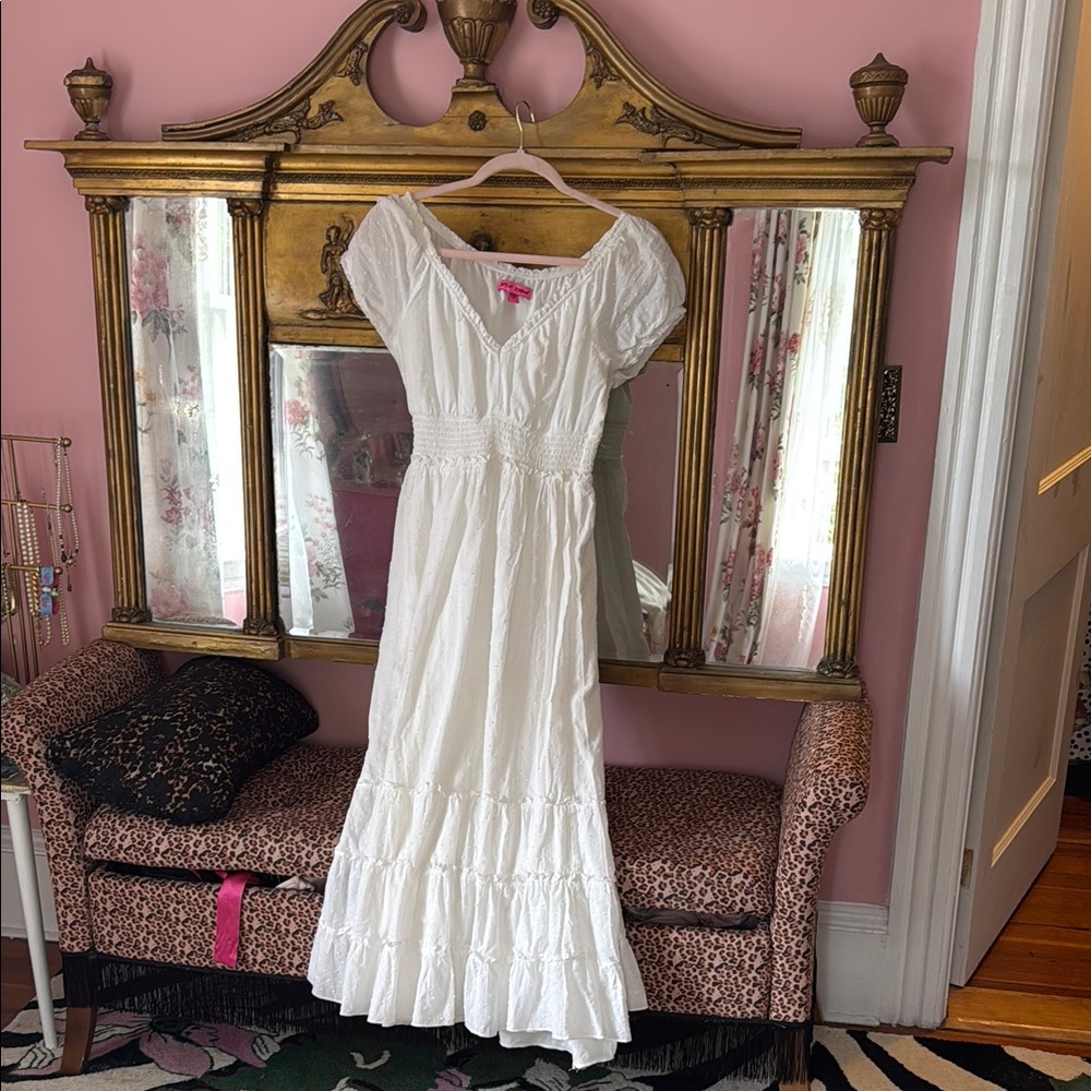 Betsy Johnson Small Elegant White Sleeveless DressBeautiful Medium